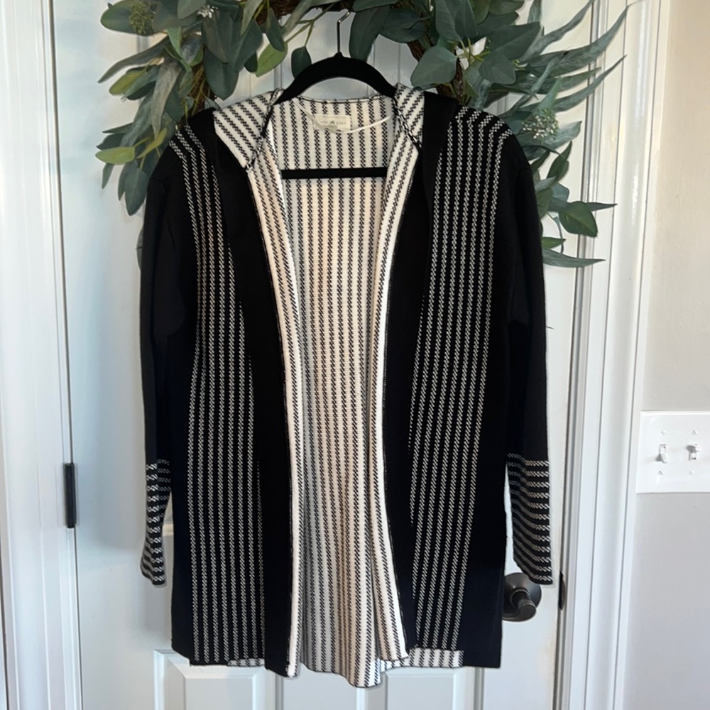 NWOT Lou & Grey Hooded Poncho Wrap